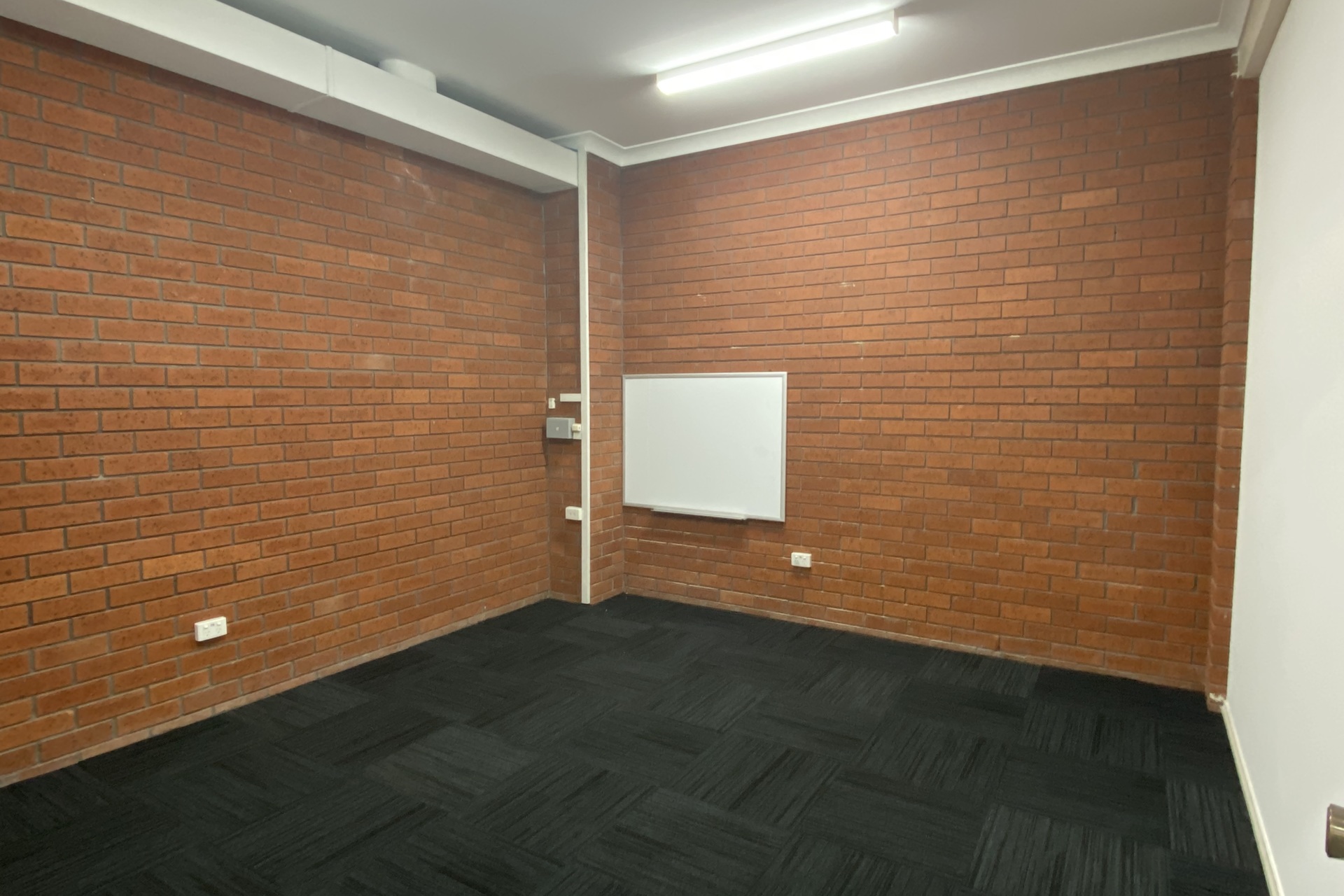 169164380668110601 rsd For Commercial Lease