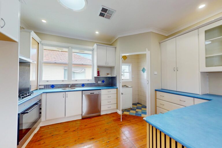 176403989302081296-rsd