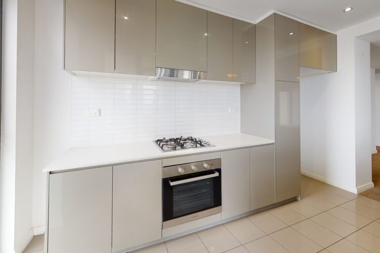 172680857365216958-rsd