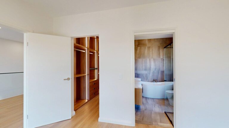 177033877673061206-rsd