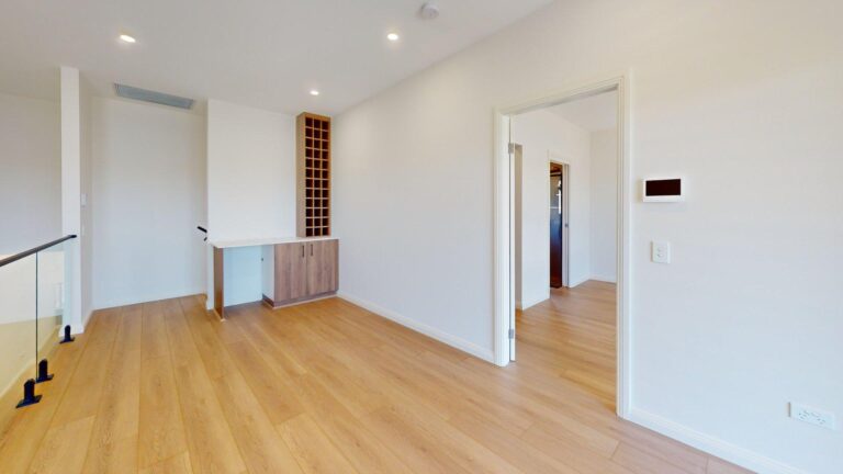 177033877962966498-rsd