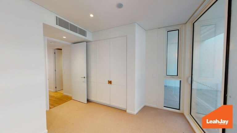 177448750803229368-rsd